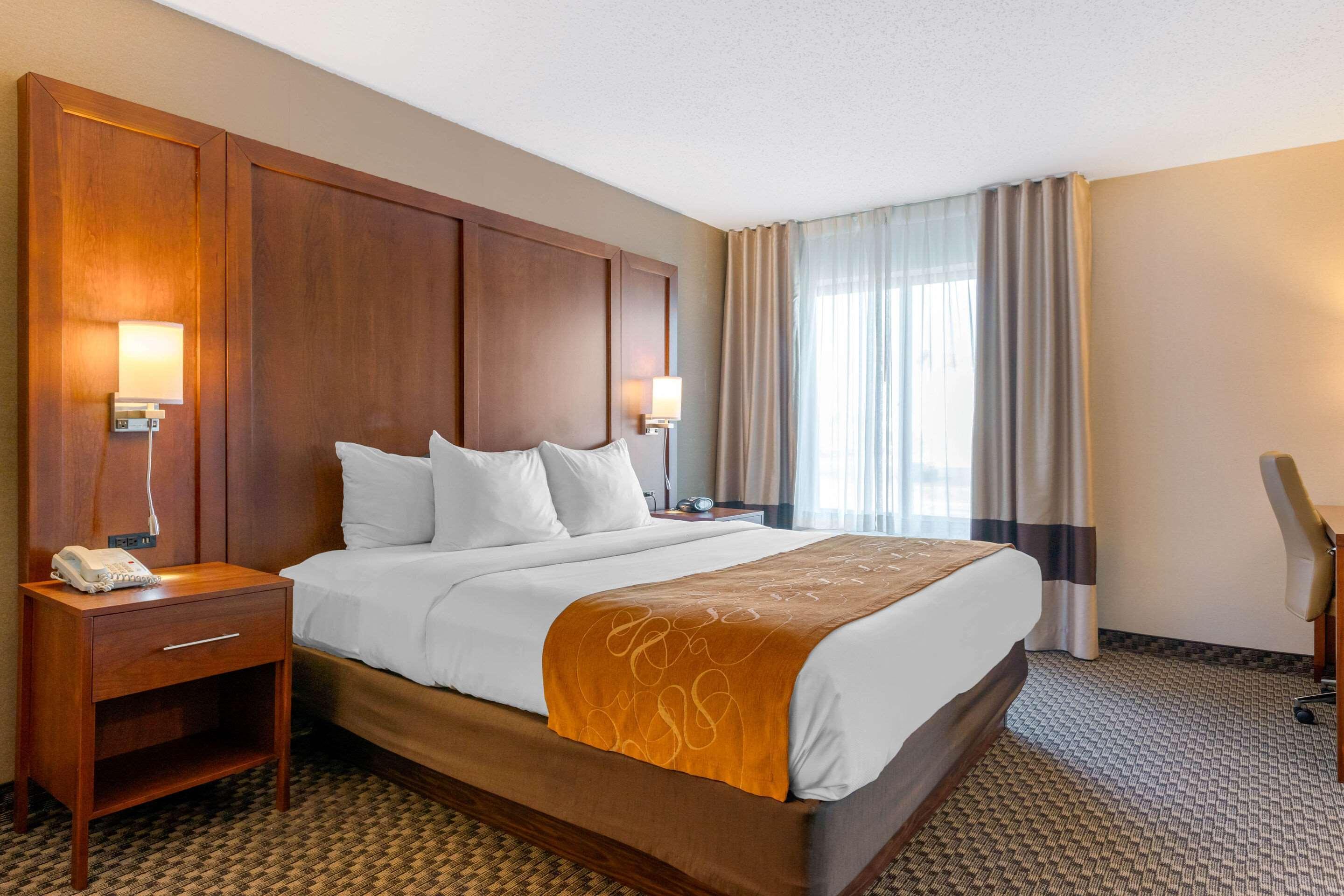 Comfort Suites South Haven Near I-96 Exteriér fotografie