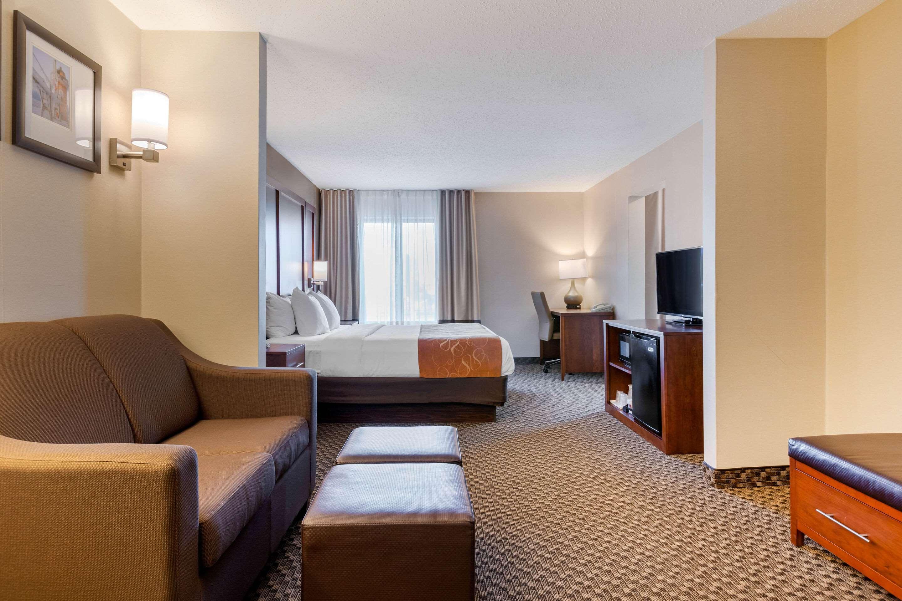 Comfort Suites South Haven Near I-96 Exteriér fotografie