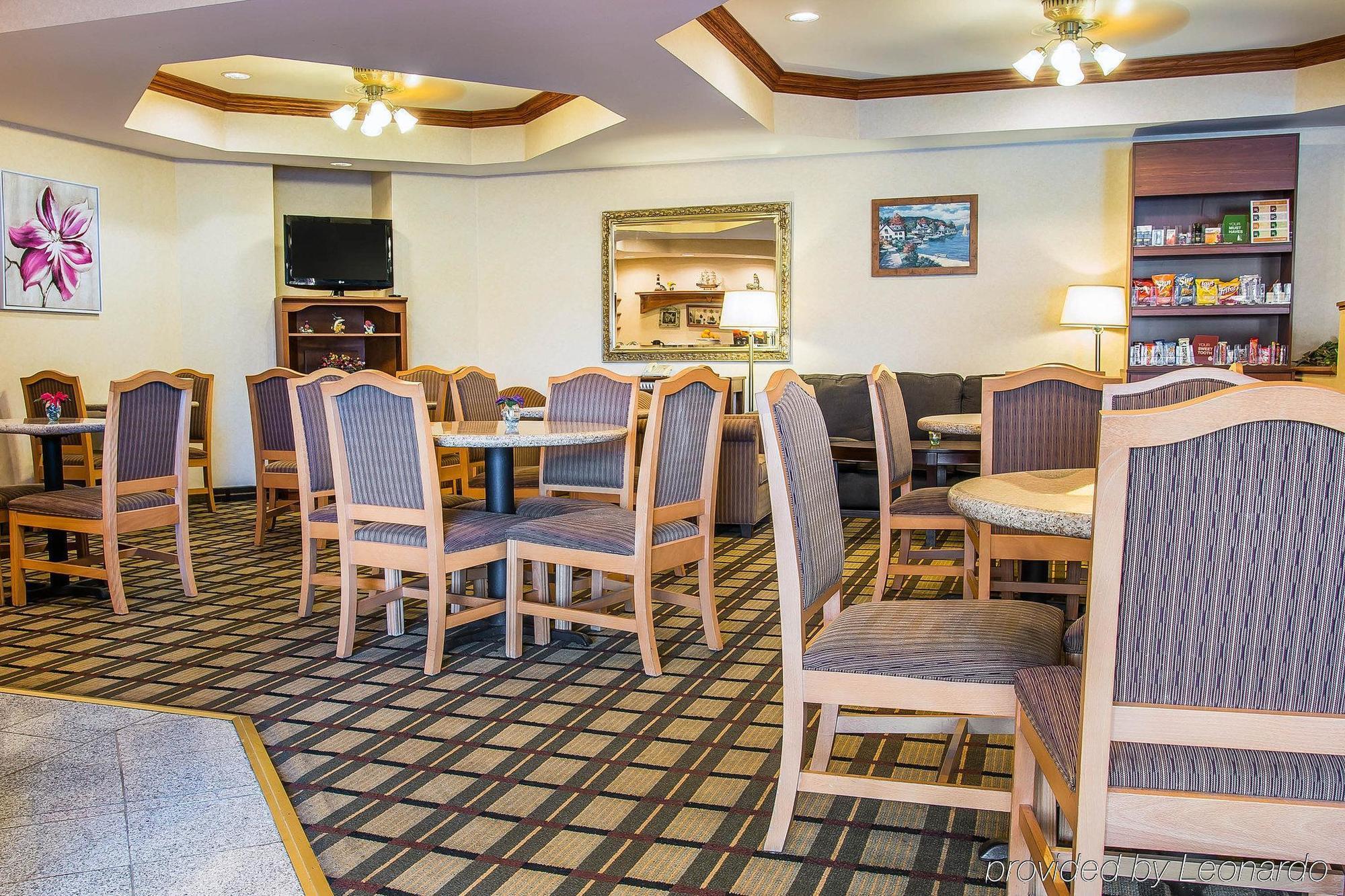 Comfort Suites South Haven Near I-96 Exteriér fotografie