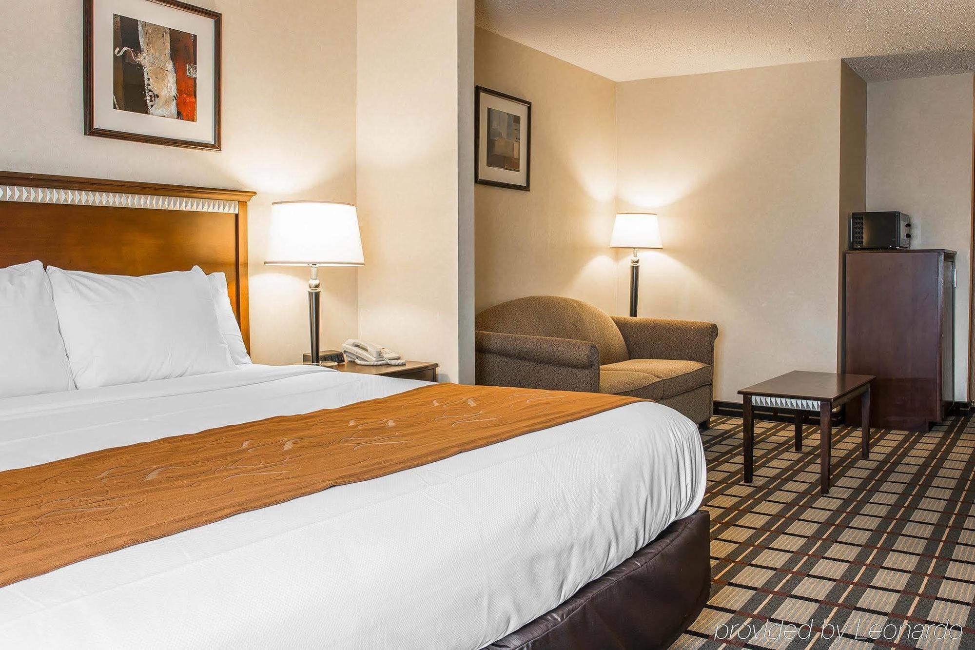 Comfort Suites South Haven Near I-96 Exteriér fotografie