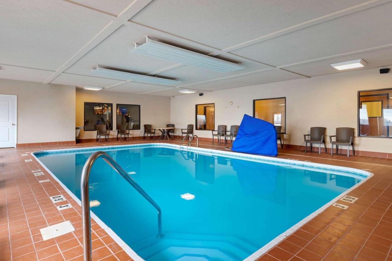 Comfort Suites South Haven Near I-96 Exteriér fotografie